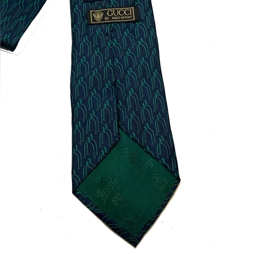 Gucci Elegant Men's Tie